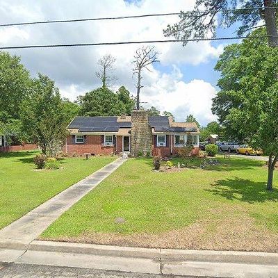 106 N Mcneil St, Burgaw, NC 28425