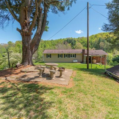 96 Tower Ln, Waynesville, NC 28786