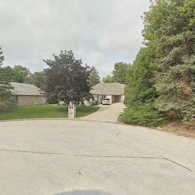 N79 W13020 Country Club Dr, Menomonee Falls, WI 53051