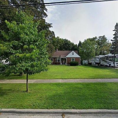 1137 W Decorah Rd, West Bend, WI 53095