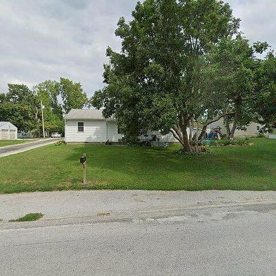 302 S Wall St, Griggsville, IL 62340