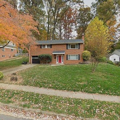 5613 Flag Run Dr, Springfield, VA 22151