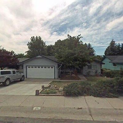 621 Caroline Ave, Mount Shasta, CA 96067