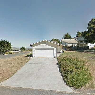 5 Seafoam Rd, Whitethorn, CA 95589