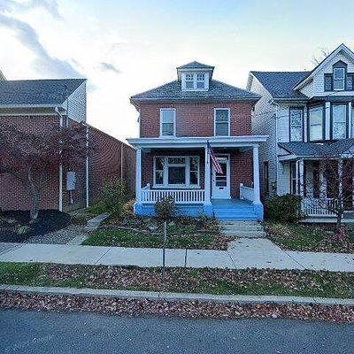 212 S Broad St, Lititz, PA 17543