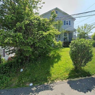 64 Velvet St, Bridgeport, CT 06610