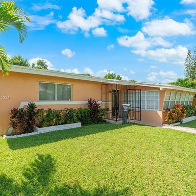 570 Ne 177 Th St, North Miami Beach, FL 33162