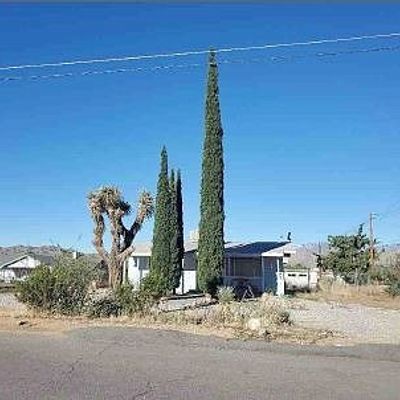 7328 Warren Vista Ave, Yucca Valley, CA 92284