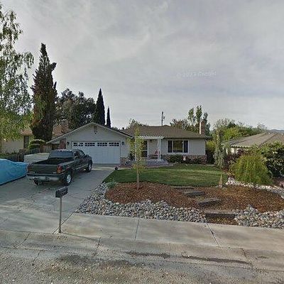 1271 Loma Vista Dr, Hollister, CA 95023