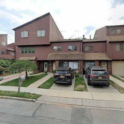 128 Stonegate Dr, Staten Island, NY 10304