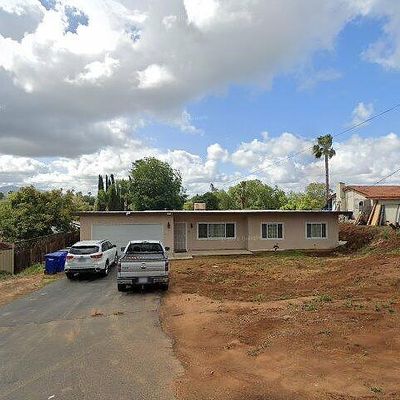 1801 Country Ln, Escondido, CA 92025