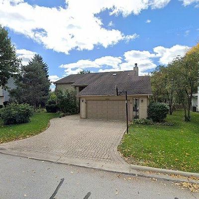 1911 Hillside Ln, Lisle, IL 60532