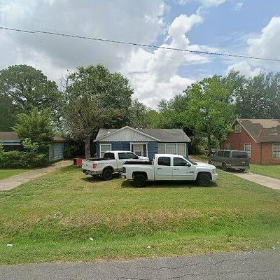 260 S Parkway Dr, Beaumont, TX 77705