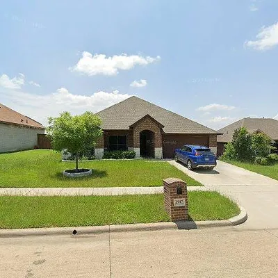 2907 Tenison Dr, Ennis, TX 75119