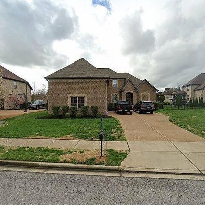 341 Crooked Creek Ln, Hendersonville, TN 37075