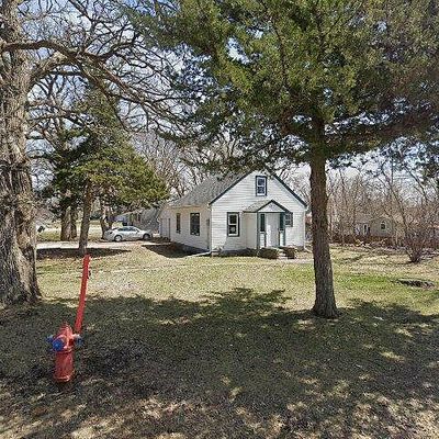 505 Dale St Sw, Hutchinson, MN 55350