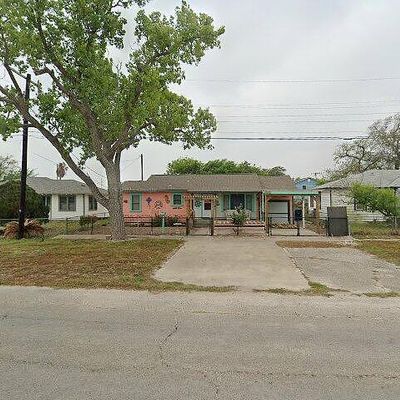 715 W Wilson Ave, Aransas Pass, TX 78336