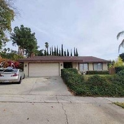 2635 Bonita Dr, Highland, CA 92346