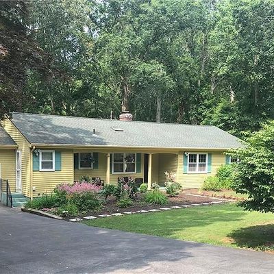 4 Robinhood Dr, Gales Ferry, CT 06335