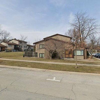 610 E Devon Ave, Roselle, IL 60172