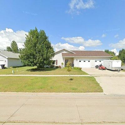 5302 W Lanark Dr, Grand Forks, ND 58203