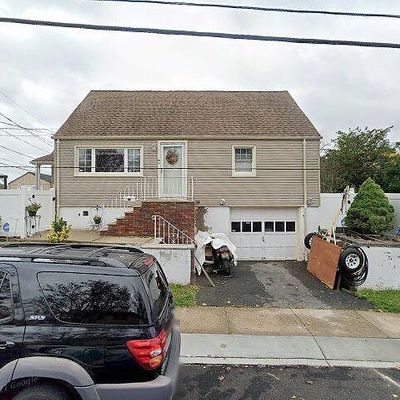 32 Jordan Ave, Wallington, NJ 07057