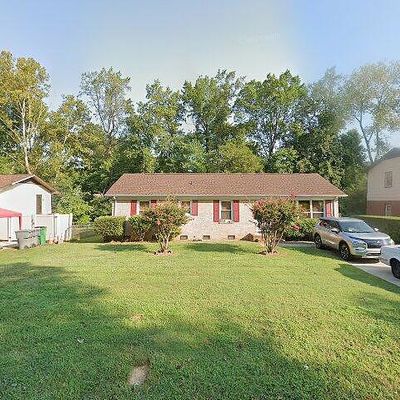 522 Derrydowne Dr, Charlotte, NC 28213