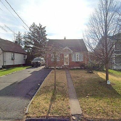 71 Fleetwood Rd, Dumont, NJ 07628