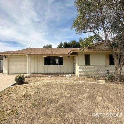 6104 Bel Aire Way, Bakersfield, CA 93309