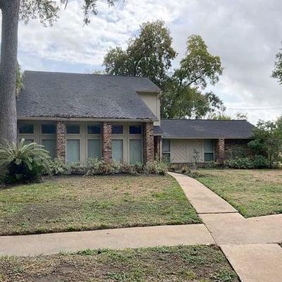 7810 Hamilton Cir, Jersey Village, TX 77040