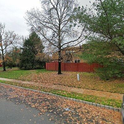 10 Ashford Ct, Sayreville, NJ 08872