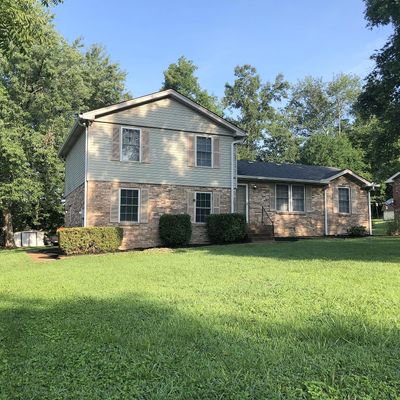 1011 Cragfront Est Rd, Gallatin, TN 37066