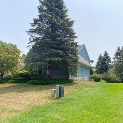 1066 Huntington Way N, Suamico, WI 54173