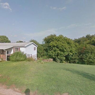 1093 Eisenhower Dr, Russellton, PA 15076