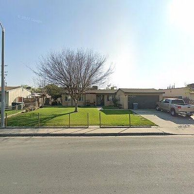 110 13 Th Ave, Delano, CA 93215