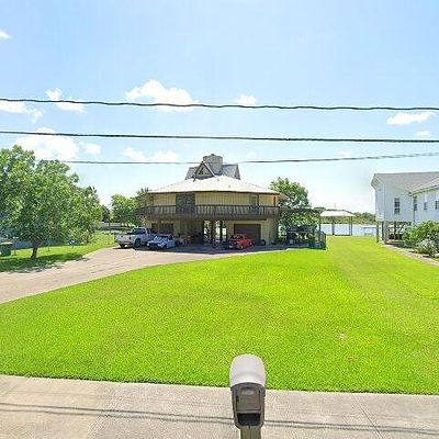 110 Bayou Dr, Baytown, TX 77520