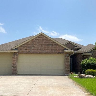 1232 W Griggs Way, Mustang, OK 73064