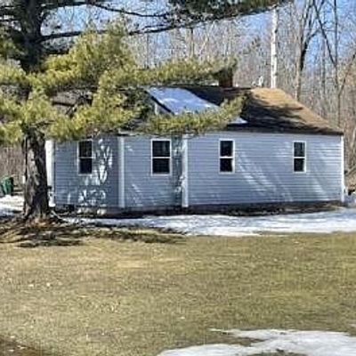 1300 Harbor Lights Rd, Suamico, WI 54173