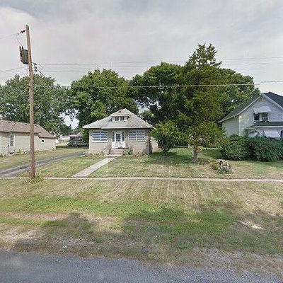 132 W South St, Sheffield, IL 61361