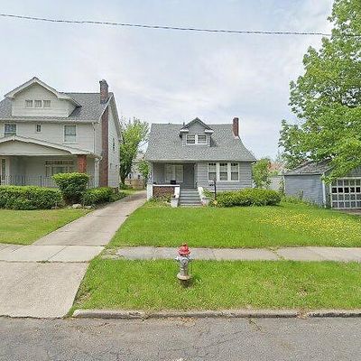 1128 Oxford Rd, Cleveland, OH 44121