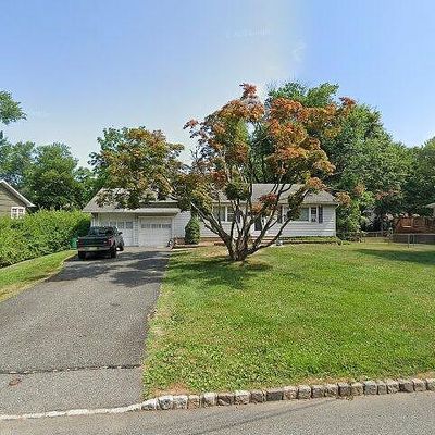 17 Hilltop Cir, Whippany, NJ 07981