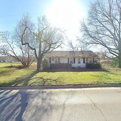 1403 S Willow St, Effingham, IL 62401