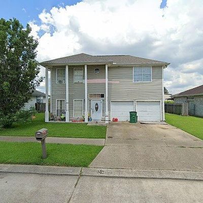 2121 Vineyard Ln, Harvey, LA 70058