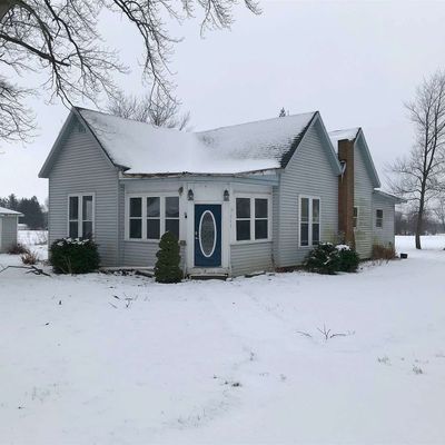 215 W Lake St, Laketon, IN 46943