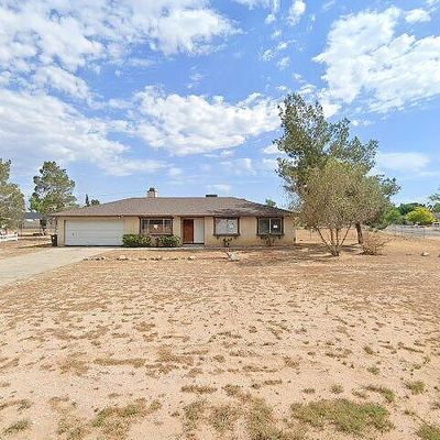 22149 Mohican Ave, Apple Valley, CA 92307