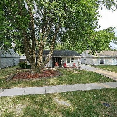 1833 Stonehenge Rd, Springfield, IL 62702