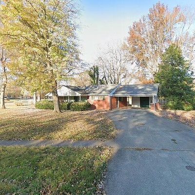 1923 Heaton Rd, Louisville, KY 40216