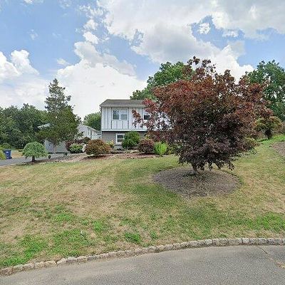 2 Pollis Dr, East Hanover, NJ 07936