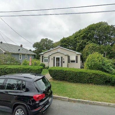 20 Sycamore St, Fairhaven, MA 02719