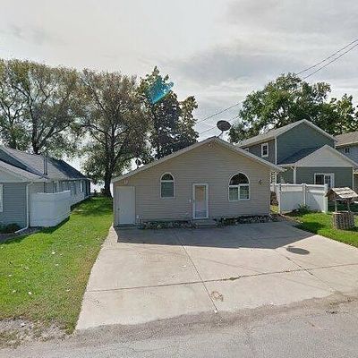 266 Ackerson Lake Dr, Jackson, MI 49201